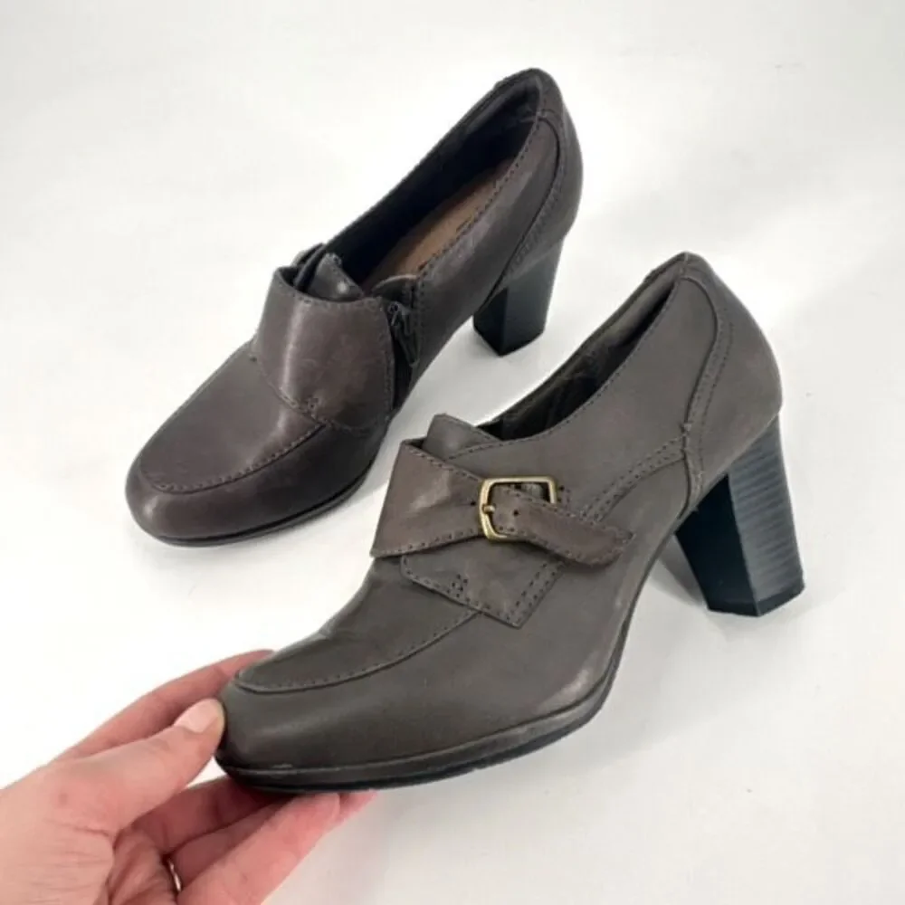 Clarks Collection Women's Leather Block Heel Side Zip Pumps Heels Taupe Size 8M